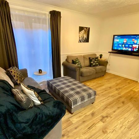 Easyrest Spalding - 4 Beds & Free Parking - Central & Modern Open Plan Apartment - Convenient Location 외부 사진