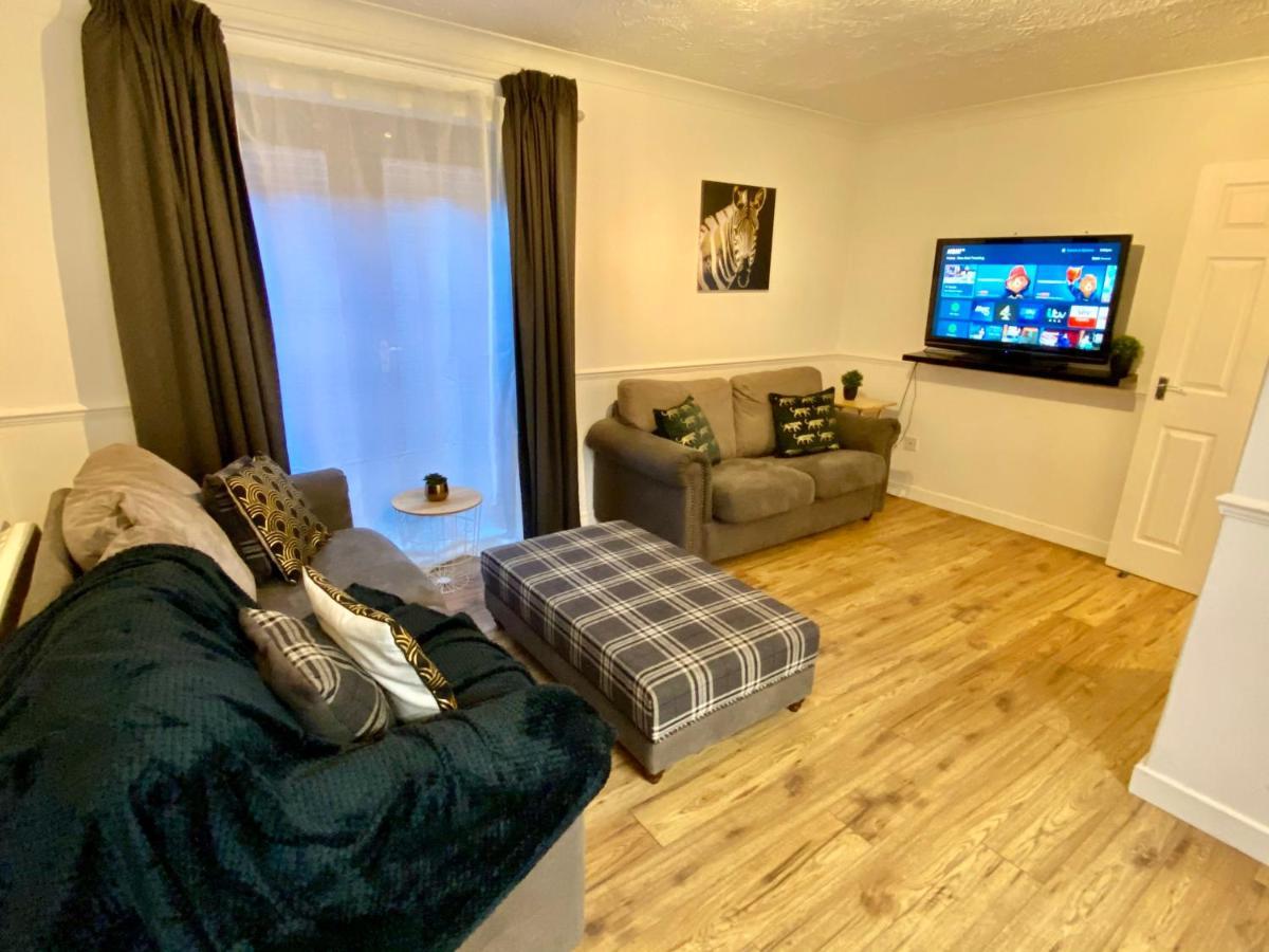 Easyrest Spalding - 4 Beds & Free Parking - Central & Modern Open Plan Apartment - Convenient Location 외부 사진
