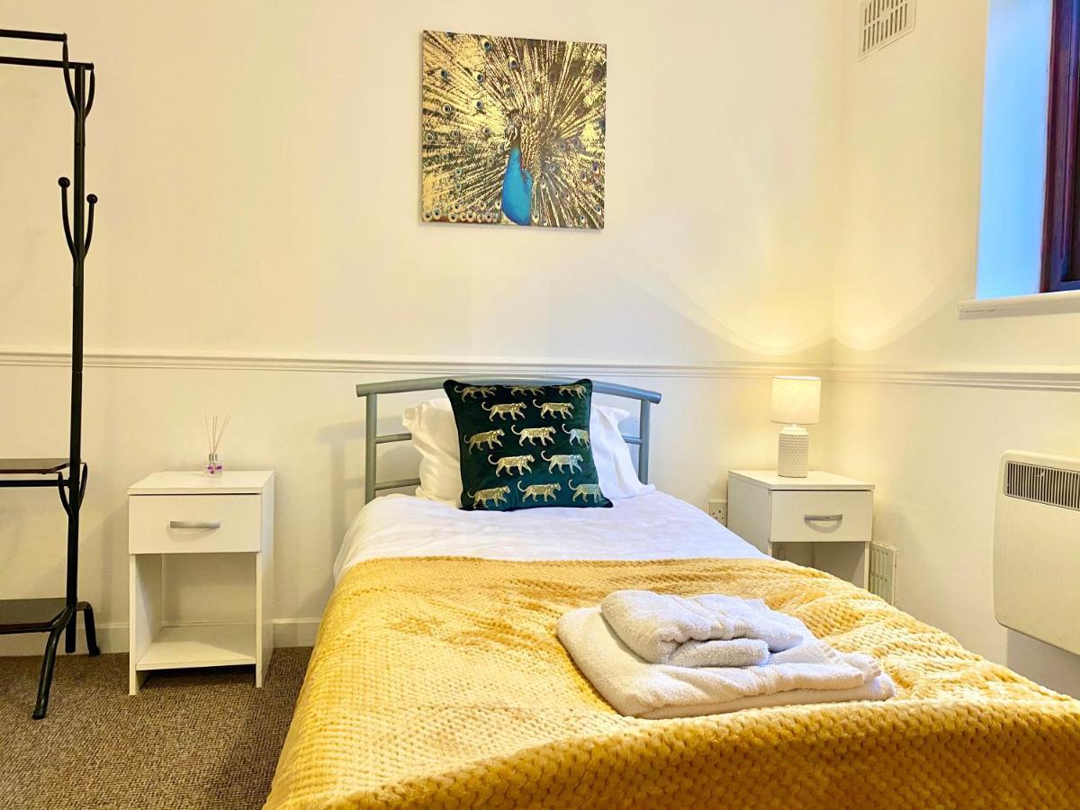 Easyrest Spalding - 4 Beds & Free Parking - Central & Modern Open Plan Apartment - Convenient Location 외부 사진